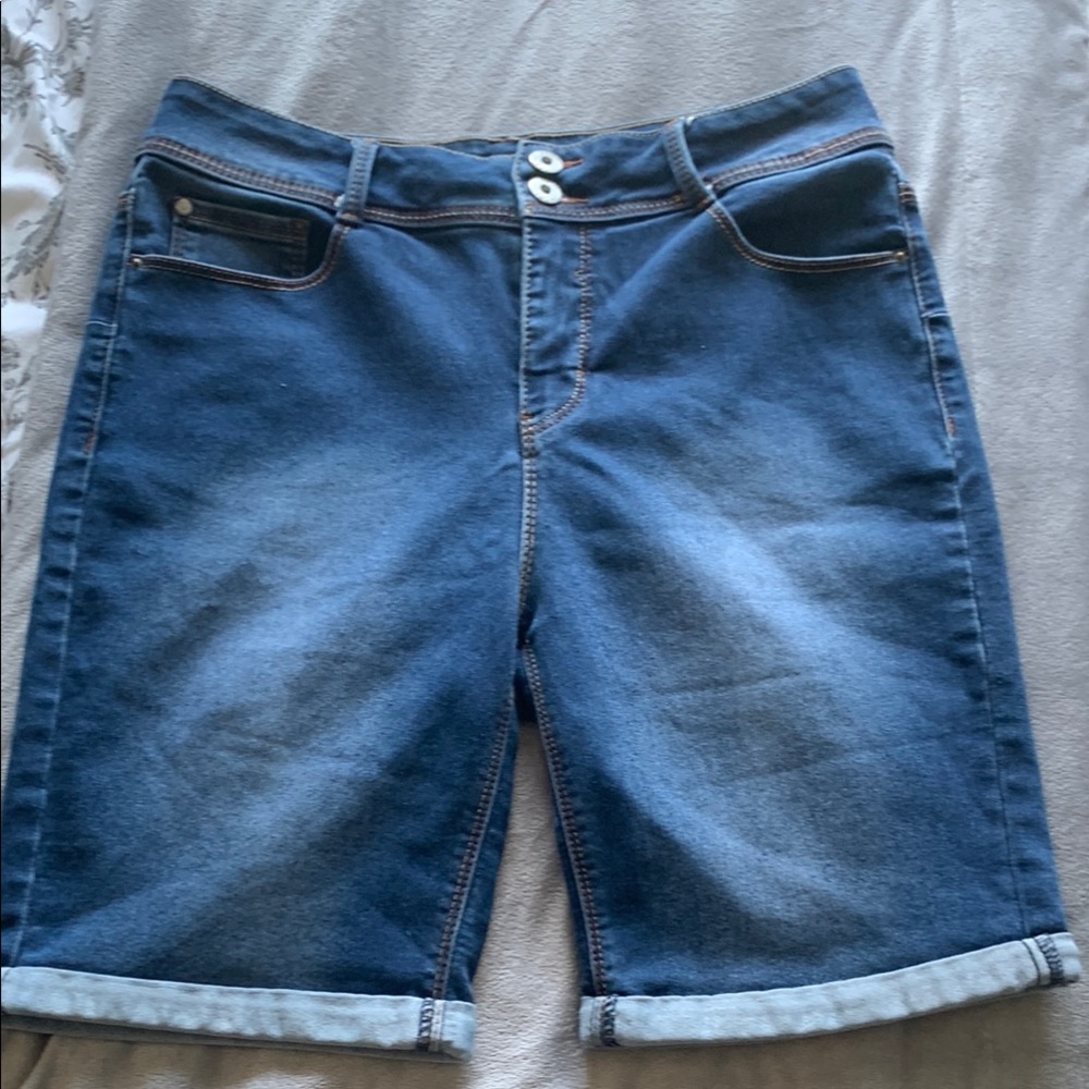 Thorn Distressed High Rise Blue‎ Denim Bermuda cuffed Shorts 12 Curvy Fit Summer